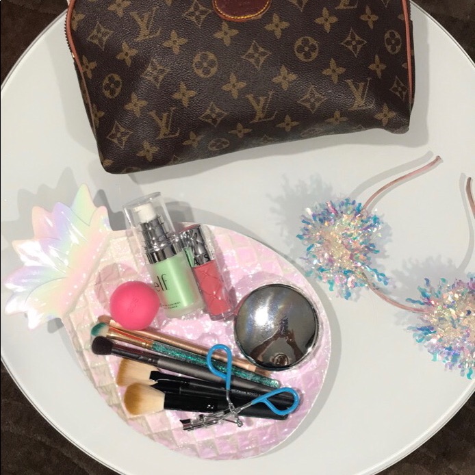 Essential Tray